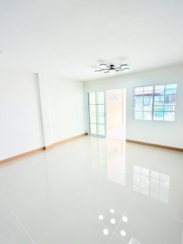 รูปที่4 ต้องการขายทาวน์โฮม คูคต ลำลูกกา  