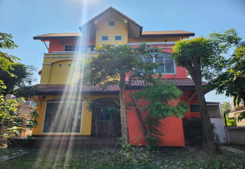 รูปที่2 ต้องการขายบ้านพร้อมที่ดิน หลักหก เมืองปทุมธานี ราคา 11,900,000 บาท