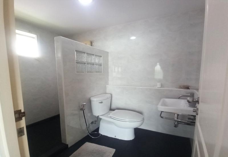 รูปที่8 ต้องการขายบ้านพร้อมที่ดิน คลองสาม คลองหลวง ราคา 3,650,000 บาท