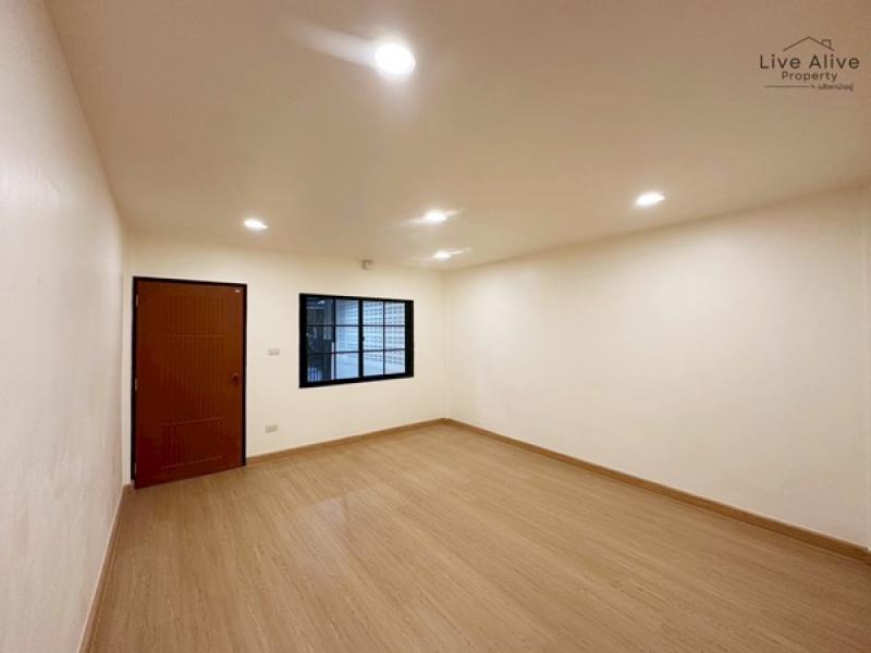 รูปที่6 ต้องการขายทาวน์โฮม พระโขนงเหนือ เขตวัฒนา ราคา 3,190,000 บาท