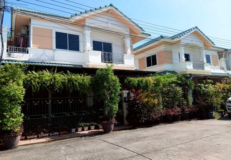 ขายบ้านแฝด หมู่บ้านหงส์ประยูร 3 ซอยเทศบาล 4 ถนนรัตนาธิเบศร์ อำเภอบางบัวทอง นนทบุรี
