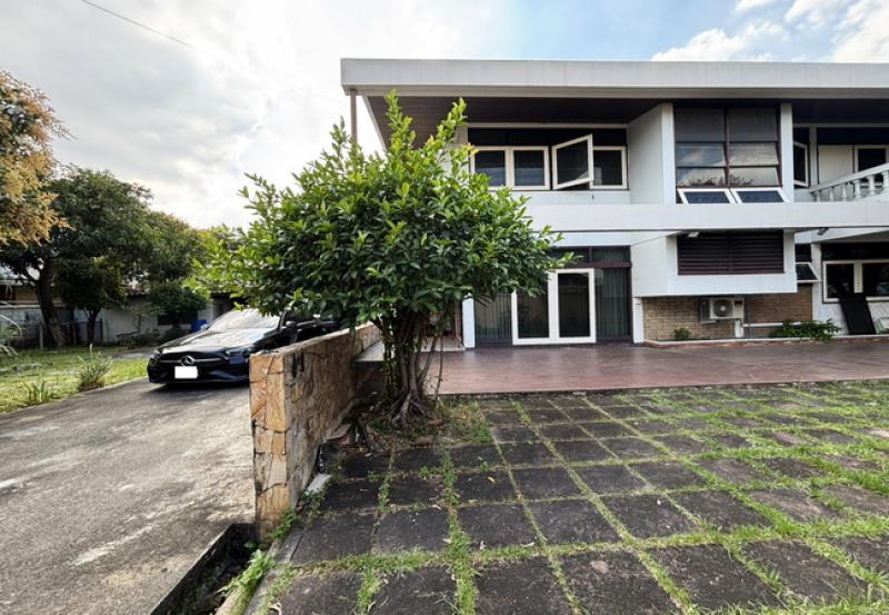 ขายบ้านพร้อมที่ดิน ราคา : 42,200,000