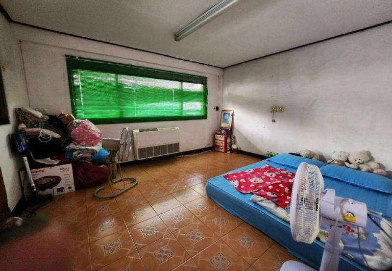 รูปที่4 ต้องการขายบ้านพร้อมที่ดิน บางขุนศรี เขตบางกอกน้อย ราคา 4,400,000 บาท