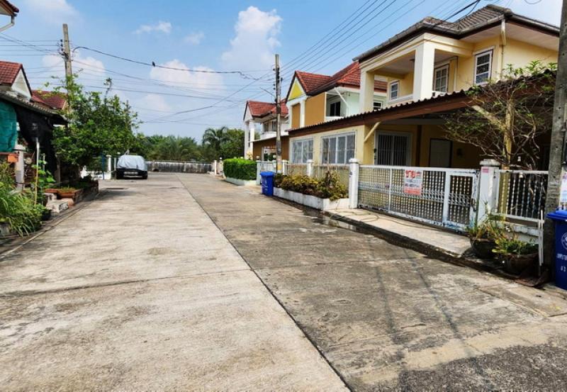 รูปที่2 ต้องการขายบ้านพร้อมที่ดิน บางพลับ ปากเกร็ด ราคา 3,900,000 บาท