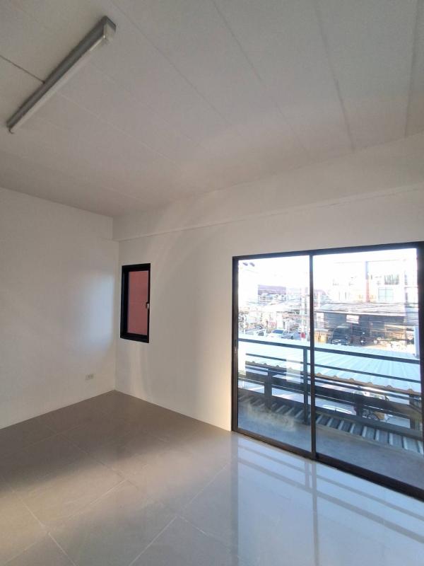 รูปที่5 ต้องการขายบ้านพร้อมที่ดิน ไทรน้อย ไทรน้อย ราคา 6,500,000 บาท