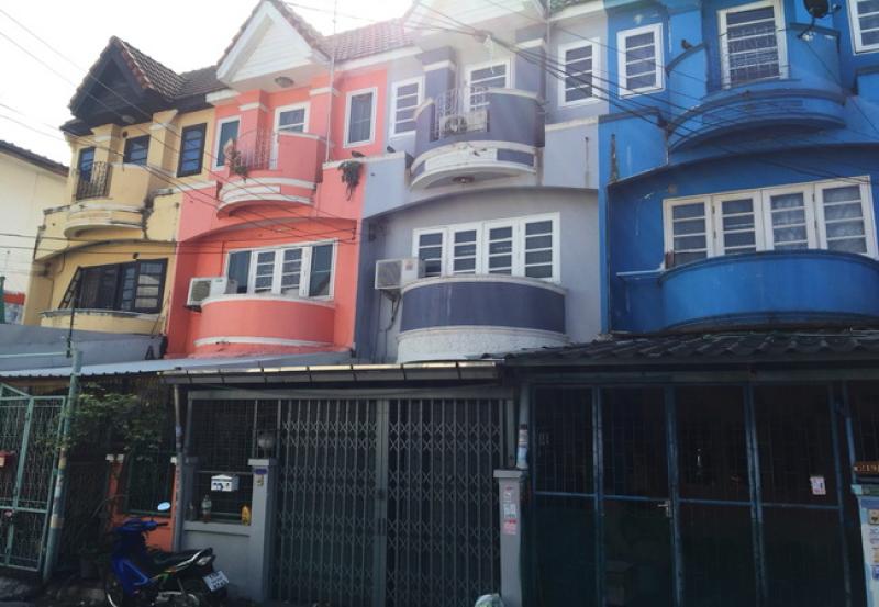 รูปที่2 ต้องการขายทาวน์โฮม อ้อมน้อย กระทุ่มแบน ราคา 1,490,000 บาท