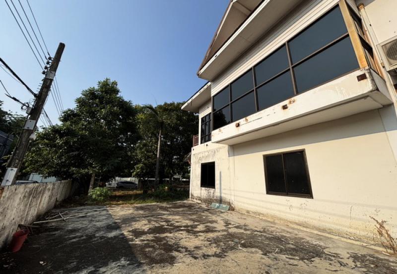 รูปที่3 ต้องการขายบ้านพร้อมที่ดิน แสนแสบ เขตมีนบุรี ราคา 12,500,000 บาท