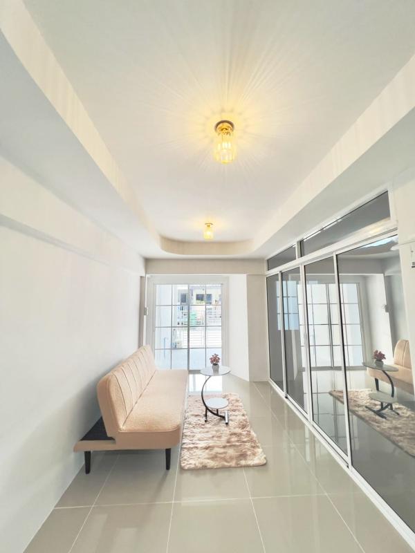 รูปที่4 ต้องการขายบ้านพร้อมที่ดิน ลำผักกูด ธัญบุรี ราคา 1,100,000 บาท