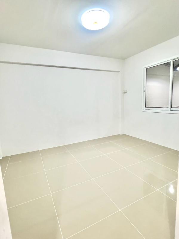 รูปที่6 ต้องการขายบ้านพร้อมที่ดิน ลำผักกูด ธัญบุรี ราคา 1,100,000 บาท