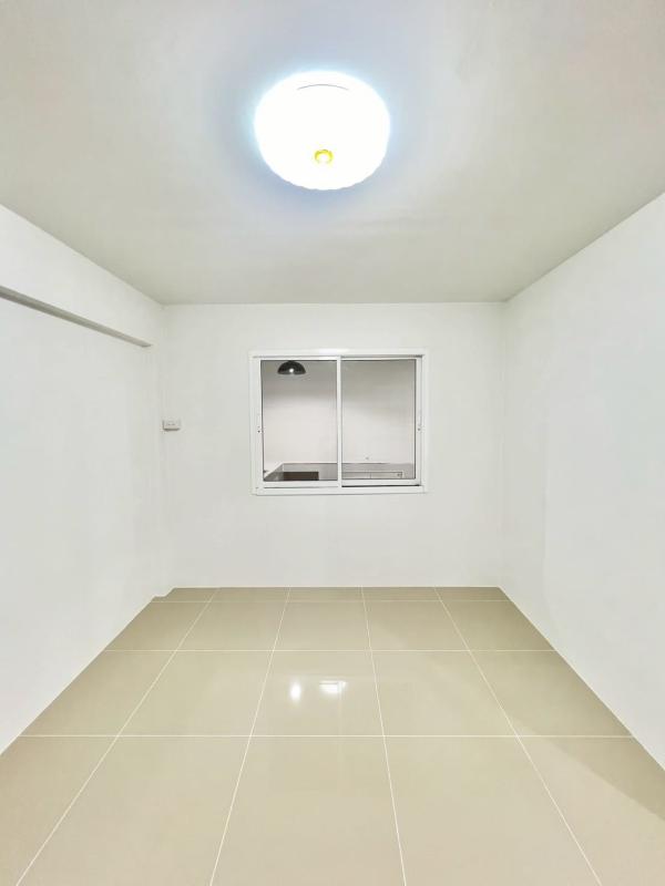รูปที่7 ต้องการขายบ้านพร้อมที่ดิน ลำผักกูด ธัญบุรี ราคา 1,100,000 บาท
