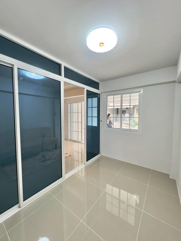 รูปที่8 ต้องการขายบ้านพร้อมที่ดิน ลำผักกูด ธัญบุรี ราคา 1,100,000 บาท