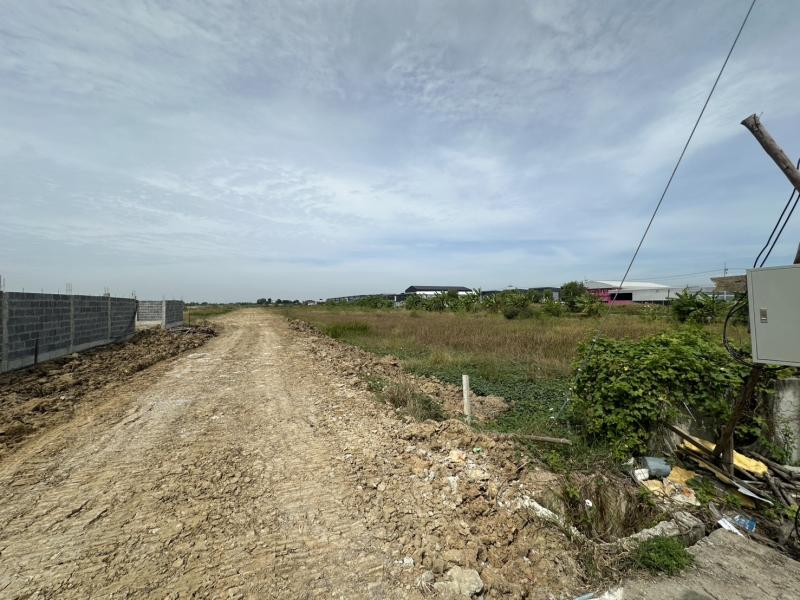 รูปที่2 ต้องการขายบ้านพร้อมที่ดิน บางบัวทอง บางบัวทอง ราคา 2,400,000 บาท