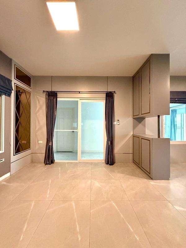 รูปที่5 ต้องการขายบ้านพร้อมที่ดิน สวนหลวง กระทุ่มแบน ราคา 7,300,000 บาท