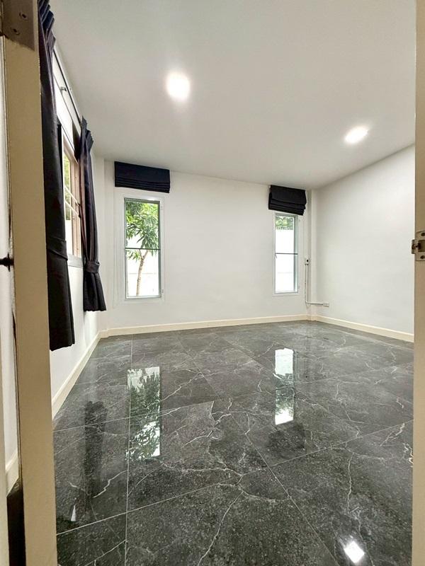 รูปที่6 ต้องการขายบ้านพร้อมที่ดิน สวนหลวง กระทุ่มแบน ราคา 7,300,000 บาท