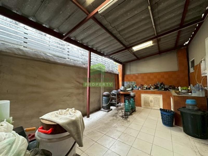 รูปที่4 ต้องการขายทาวน์โฮม แสมดำ เขตบางขุนเทียน ราคา 1,850,000 บาท