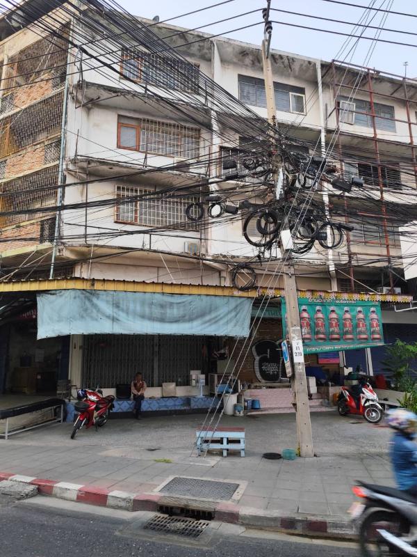 Sale and Rent Shophouse 4.5 storey no car park main road closed BTS Yellow Line ขายและให้เช่าตึกแถว แยกอุดมสุข ขายและให้เช่าตึกแถว สี่แยกอุดมสุข ประเวศ