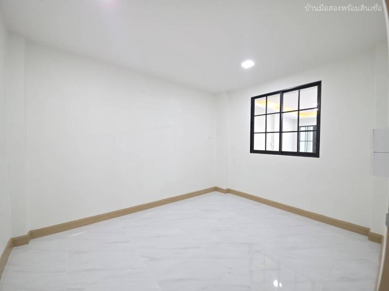 รูปที่4 ต้องการขายบ้านพร้อมที่ดิน สามวาตะวันตก เขตคลองสามวา ราคา 2,450,000 บาท