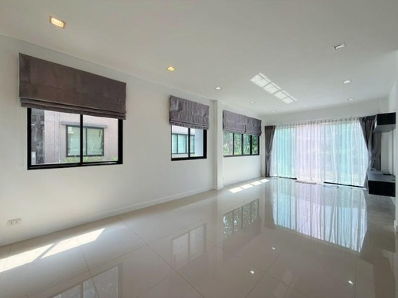 รูปที่4 ต้องการขายบ้านพร้อมที่ดิน บึงยี่โถ ธัญบุรี ราคา 3,590,000 บาท