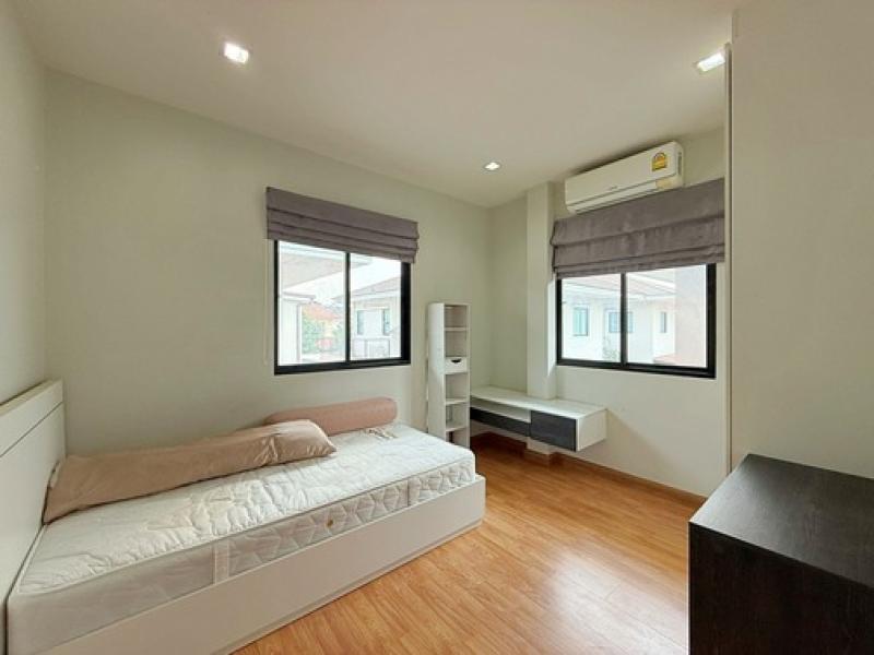 รูปที่7 ต้องการขายบ้านพร้อมที่ดิน บึงยี่โถ ธัญบุรี ราคา 3,590,000 บาท