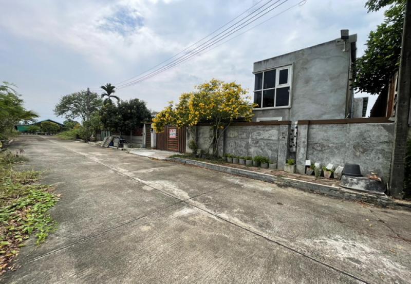 รูปที่2 ต้องการขายบ้านพร้อมที่ดิน หนองนกไข่ กระทุ่มแบน ราคา 2,590,000 บาท