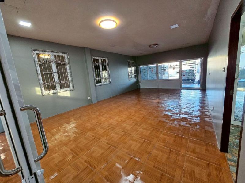 รูปที่5 ให้เช่าบ้านพร้อมที่ดิน บ้านบึง บ้านบึง ราคา 160,000 บาท