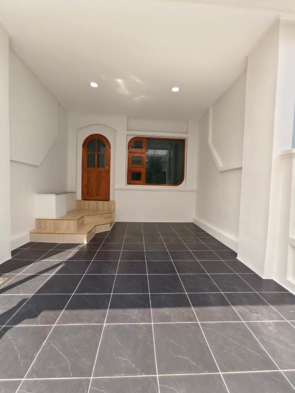 รูปที่2 ต้องการขายบ้านพร้อมที่ดิน บางคูวัด เมืองปทุมธานี ราคา 1,890,000 บาท