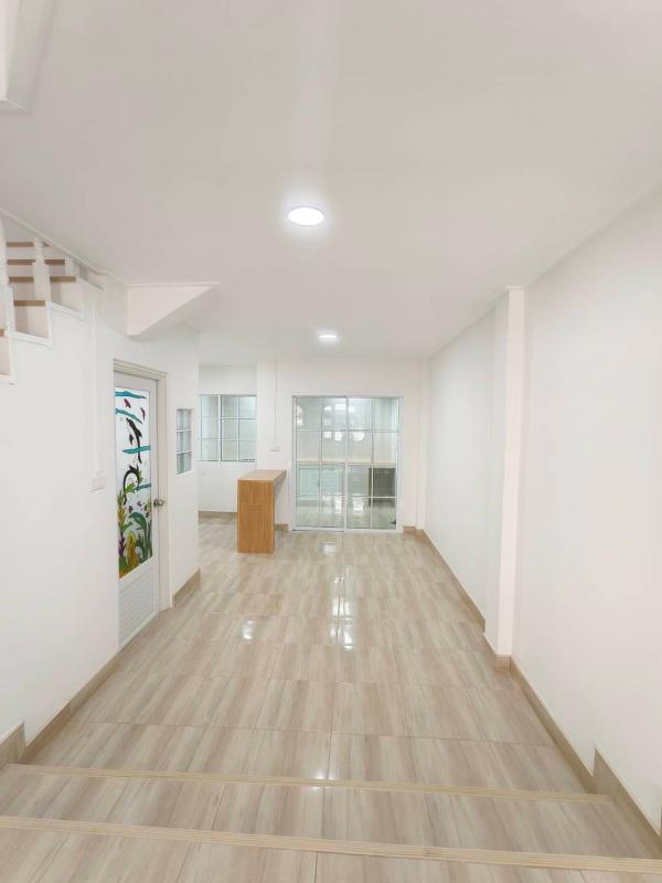 รูปที่3 ต้องการขายบ้านพร้อมที่ดิน บางคูวัด เมืองปทุมธานี ราคา 1,890,000 บาท