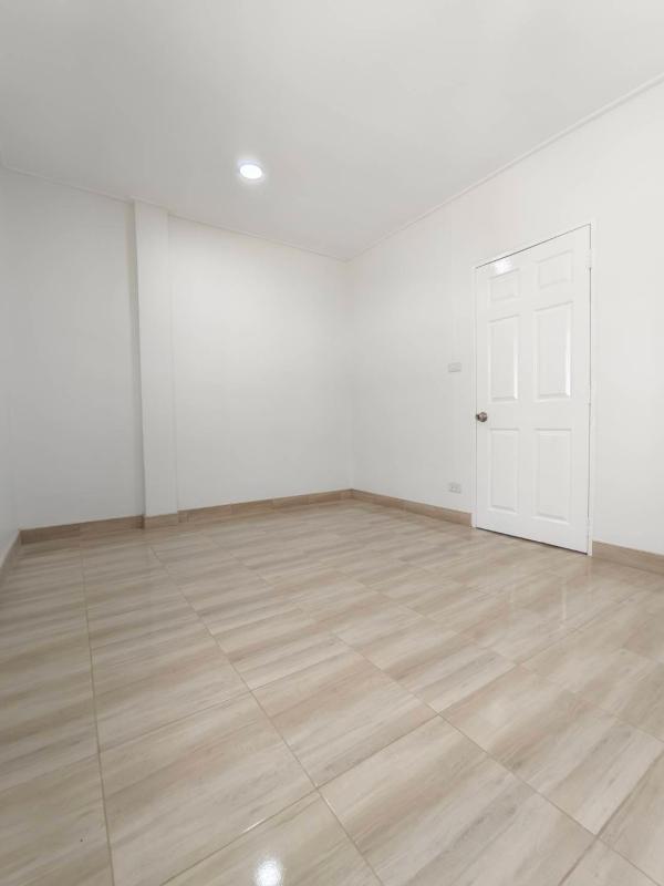 รูปที่7 ต้องการขายบ้านพร้อมที่ดิน บางคูวัด เมืองปทุมธานี ราคา 1,890,000 บาท