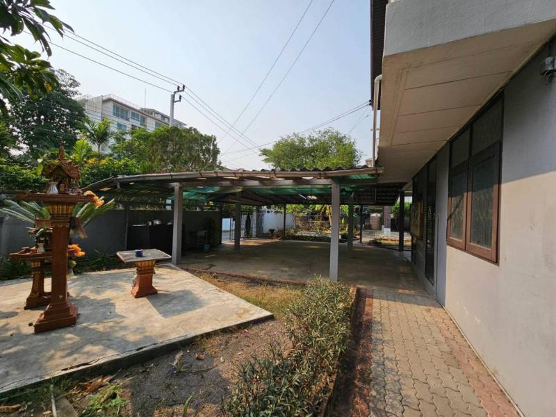 รูปที่3 ต้องการขายบ้านพร้อมที่ดิน ลาดพร้าว เขตลาดพร้าว ราคา 44,000,000 บาท