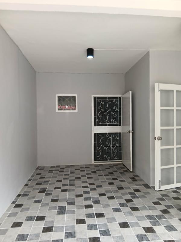 รูปที่3 ต้องการขายบ้านพร้อมที่ดิน คลองสาม คลองหลวง ราคา 1,890,000 บาท