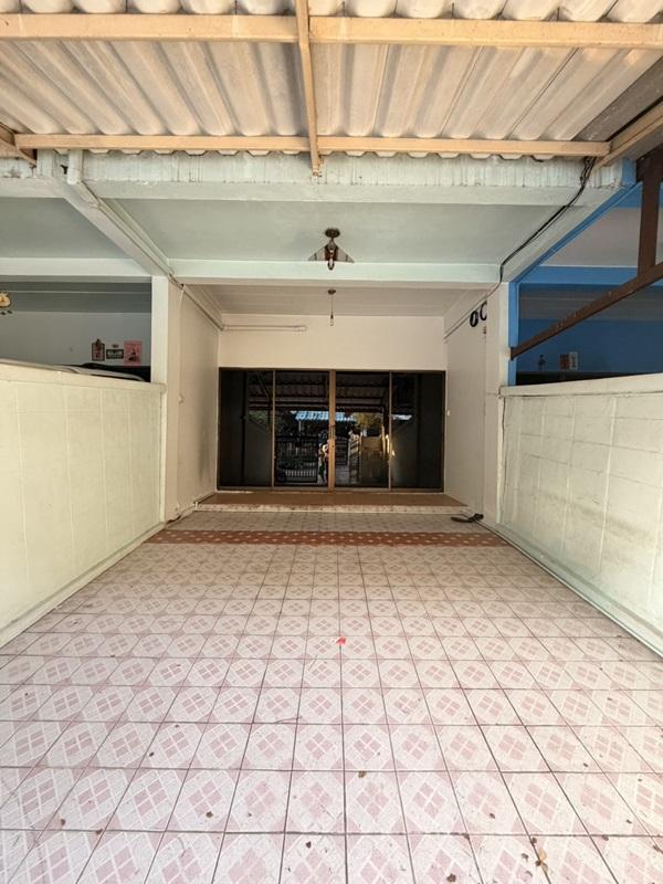 รูปที่2 ให้เช่าทาวน์โฮม ท่าข้าม เขตบางขุนเทียน ราคา 12,000 บาท