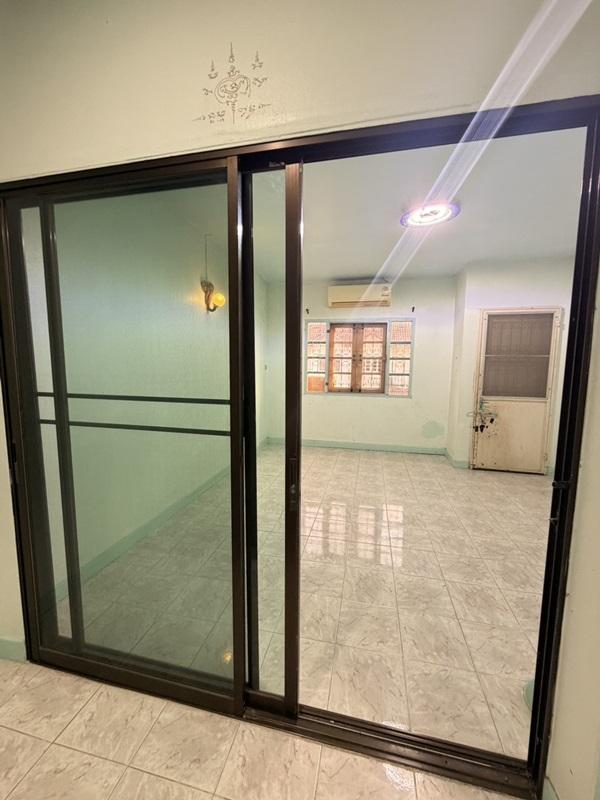 รูปที่5 ให้เช่าทาวน์โฮม ท่าข้าม เขตบางขุนเทียน ราคา 12,000 บาท