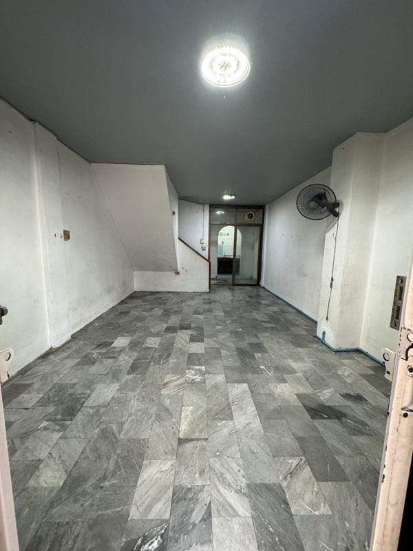 รูปที่2 ให้เช่าทาวน์โฮม ท่าข้าม เขตบางขุนเทียน ราคา 9,000 บาท