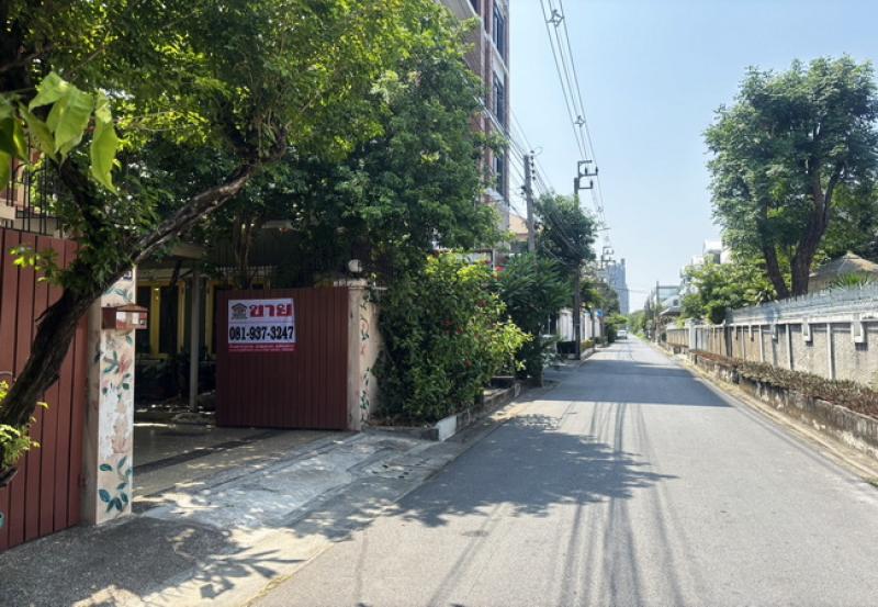 รูปที่2 ต้องการขายบ้านพร้อมที่ดิน วังทองหลาง เขตวังทองหลาง ราคา 11,500,000 บาท