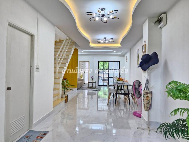รูปที่4 ต้องการขายบ้านพร้อมที่ดิน สามวาตะวันตก เขตคลองสามวา ราคา 1,990,000 บาท