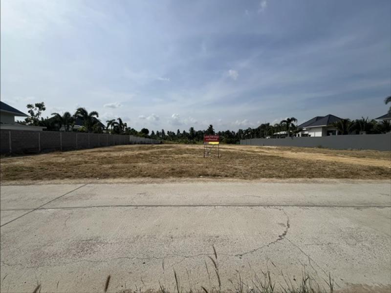 รูปที่2 ต้องการขายที่ดินเปล่า วังก์พง ปราณบุรี ราคา 6,300,000 บาท