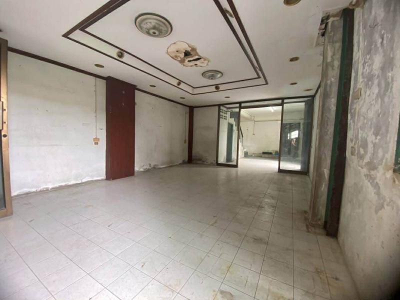 รูปที่2 ต้องการขายบ้านพร้อมที่ดิน หนองค้างพลู เขตหนองแขม ราคา 1,800,000 บาท