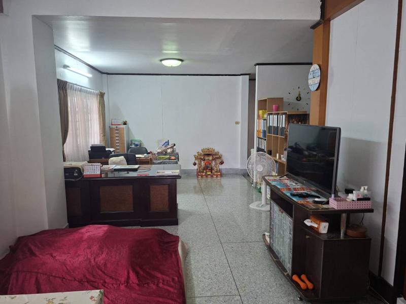 รูปที่4 ต้องการขายบ้านพร้อมที่ดิน ลาดพร้าว เขตลาดพร้าว ราคา 7,900,000 บาท