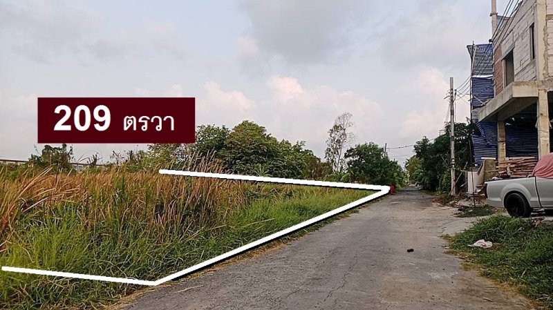 ขายที่ดินเหมาะสร้างบ้านใหญ่สวยๆ หรืออพาร์ทเม้น หรือบ้านเช่าอย่างดี แปลงไม่เล็กในทำเลที่ดินจัดสรร 209 ตารางวา(ตามผังรูปที่เห็น) ทำเลสายไหมซอย 6 ต้นๆพหลโยธิน เรียกซอย ตาลเดี่ยว พหลโบธิน 54/1 แยก 8-4-3 แ