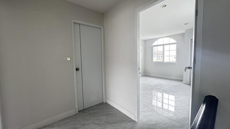 รูปที่7 ต้องการขายทาวน์โฮม บางรักพัฒนา บางบัวทอง ราคา 2,590,000 บาท