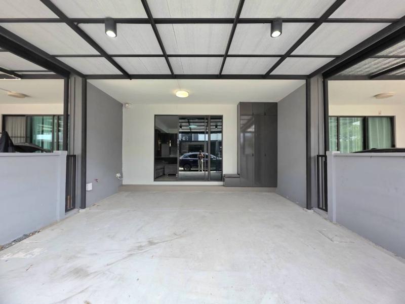 รูปที่2 ต้องการขายทาวน์โฮม คลองสี่ คลองหลวง ราคา 1,850,000 บาท