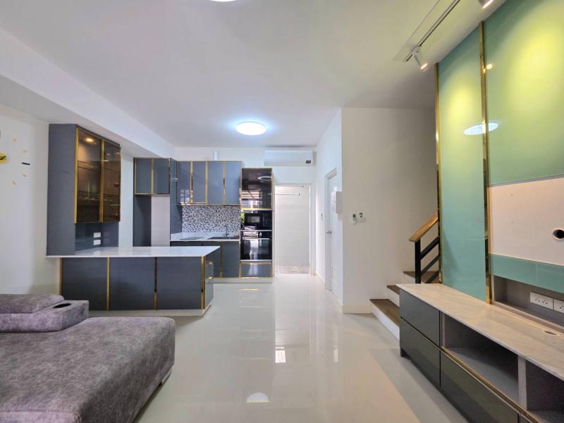 รูปที่3 ต้องการขายทาวน์โฮม คลองสี่ คลองหลวง ราคา 1,850,000 บาท