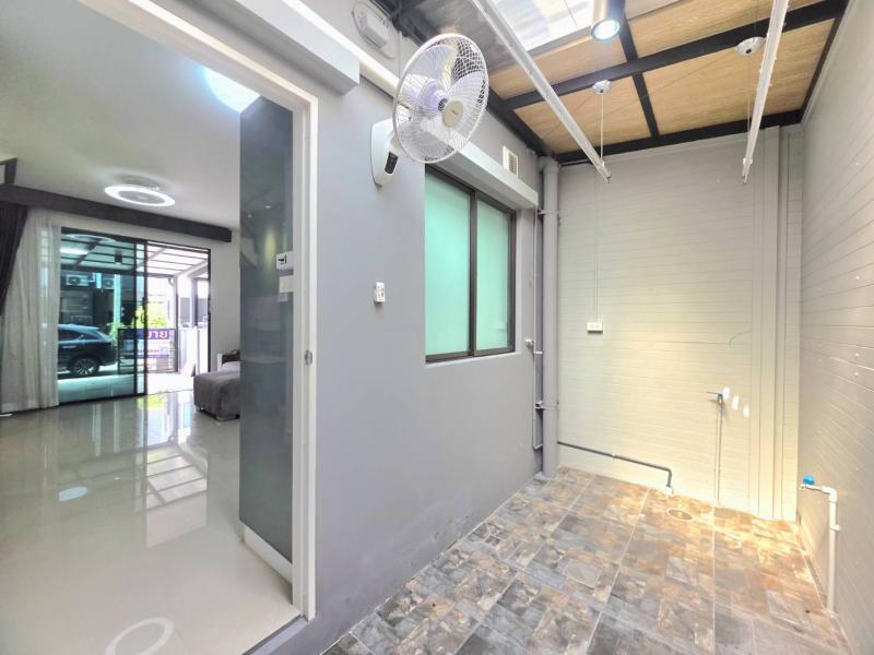 รูปที่5 ต้องการขายทาวน์โฮม คลองสี่ คลองหลวง ราคา 1,850,000 บาท