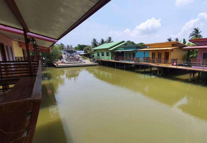 รูปที่2 ต้องการขายรีสอร์ท บางครก บ้านแหลม ราคา 15,000,000 บาท