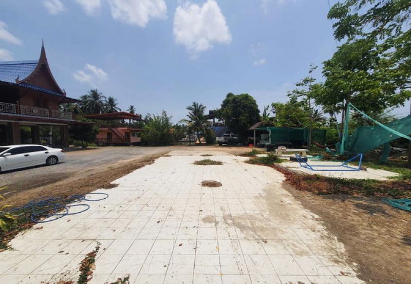 รูปที่7 ต้องการขายรีสอร์ท บางครก บ้านแหลม ราคา 15,000,000 บาท