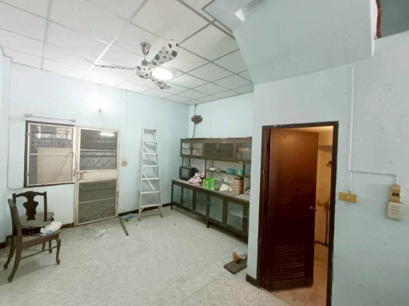 รูปที่5 ต้องการขายทาวน์โฮม ลำลูกกา ลำลูกกา ราคา 1,850,000 บาท