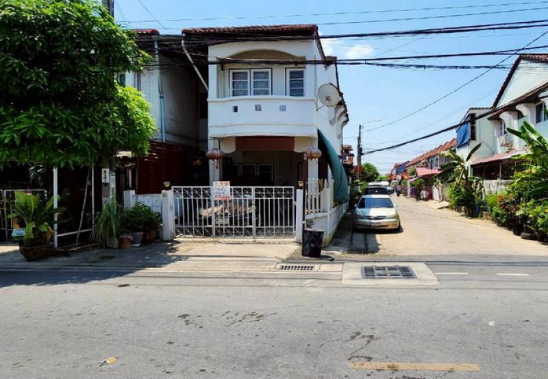 ขายทาวน์เฮ้าส์ หมู่บ้านเปี่ยมสุข ปากเกร็ด เนื้อที่ 21.8 ตร.ว. 2 ชั้น 2 นอน 2 น้ำ