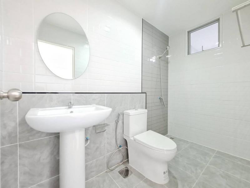 รูปที่5 ต้องการขายบ้านพร้อมที่ดิน ลาดสวาย ลำลูกกา ราคา 2,090,000 บาท