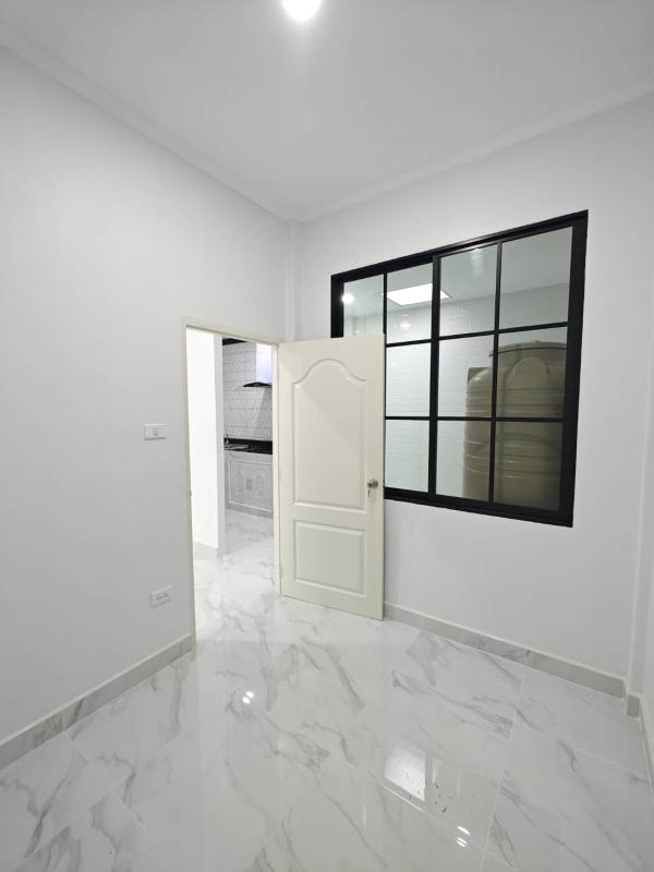 รูปที่5 ต้องการขายบ้านพร้อมที่ดิน ประชาธิปัตย์ ธัญบุรี ราคา 2,590,000 บาท