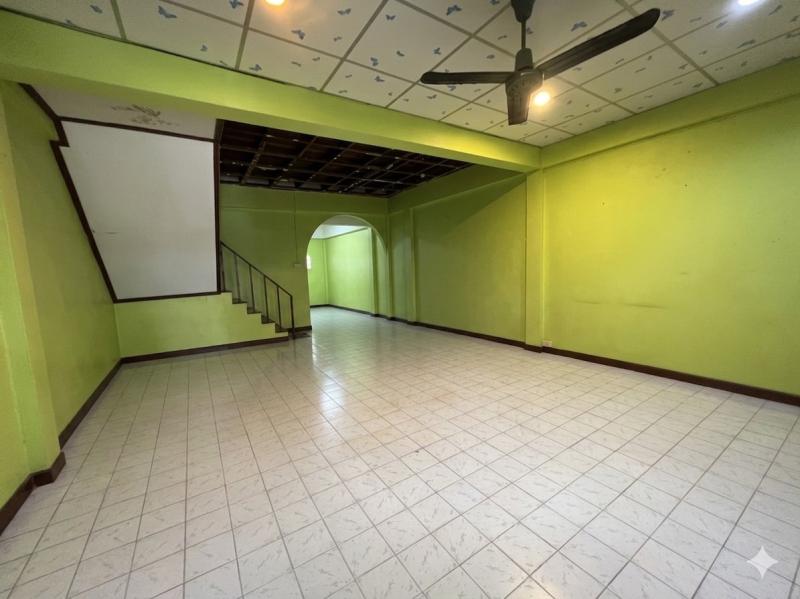 รูปที่3 ต้องการขายบ้านพร้อมที่ดิน บางด้วน เขตภาษีเจริญ ราคา 2,400,000 บาท